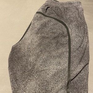 Lululemon pace breaker shorts
